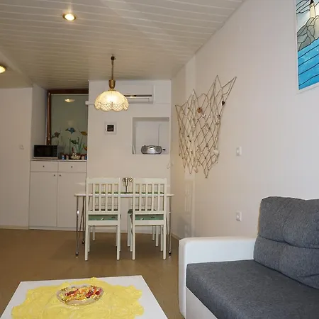 Tartini Square Ph Apartman *